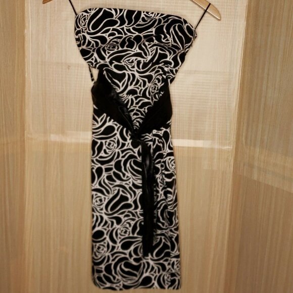 Guess Strapless Dress With Faux Leather Belt 5 - Picture 1 of 7